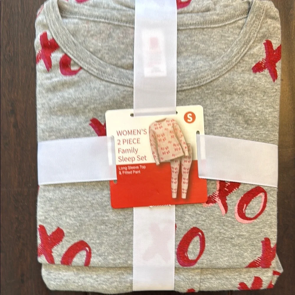 NWT Target Women’s Family Matching Gray and Red XO Cotton Pajama Sleep Set! - Picture 2 of 5